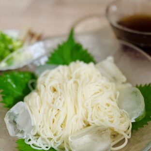 手延べそうめん と 機械そうめん の違い 手延べ素麺が美味しい理由 希少な 手延べそば も 大畑大介商店