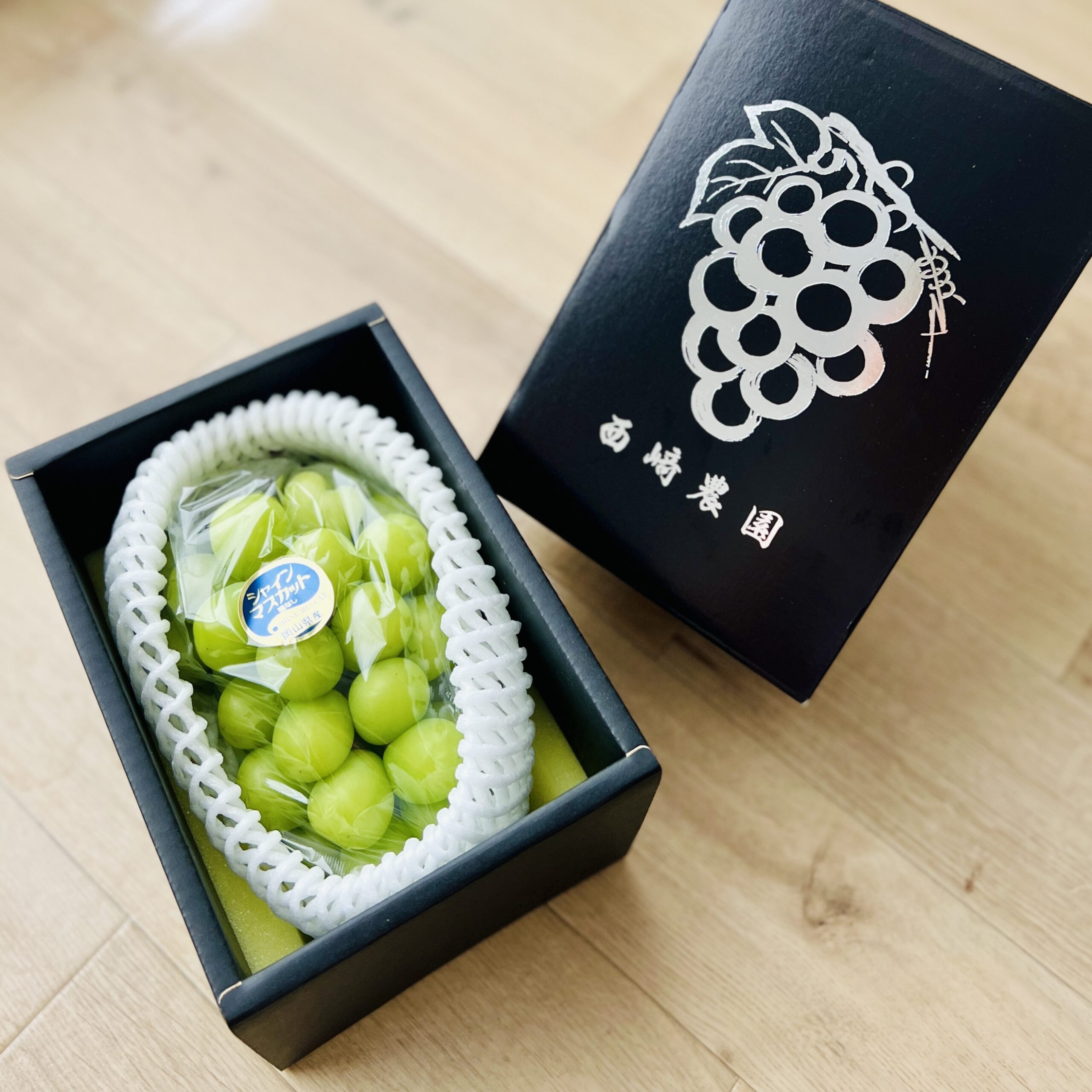 予約】岡山県産シャインマスカット 480g/850g/1.8kgから選べる｜9月上旬〜下旬頃お届け予定｜ばんの農園 楽天ファームこだわり農家直送 楽天市場】【予約】岡山県産ぶどう詰め合わせ  約1.8kg(3～5房程度)｜8月下旬～10月上旬頃お届け予定｜シャインマスカット ピオーネ ...